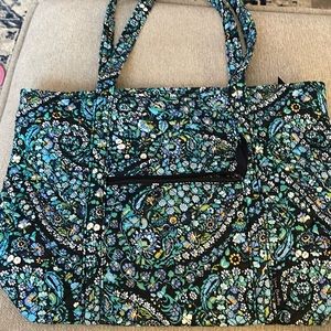 Vera Bradley PATTERN
Dreamer Paisley